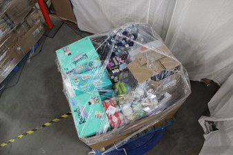 6 Pallets – 243 Pcs – New T-Shirts, Polos, Sweaters, Microwaves, Storage & Organization, Diapers & Wipes – New and New Damaged Box – Walmart