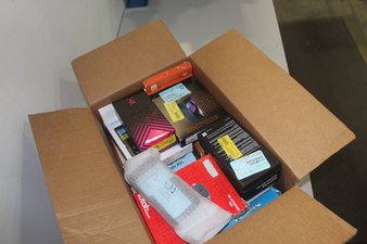 1 Parcel Box Box- 31 Pcs – Other – Customer Returns (Plug and Play Tested) – TCL, Motorola, OnePlus, Samsung – Walmart