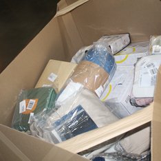 3 Pallets - 672 Pcs - Curtains & Window Coverings, Sheets, Pillowcases & Bed Skirts, Bedding Sets, Bath - Like New or New Customer Returns - JC Penney