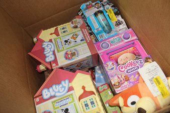 1 Parcel Box – 22 Pcs – Stuffed Animals, Action Figures – OPEN BOX UNTESTED RETURNS – Walmart