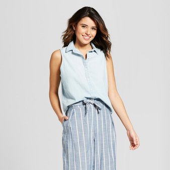 100 Pcs – Universal Thread Women’s Sleeveless Denim Shirt, Light Wash XL – New – Retail Ready