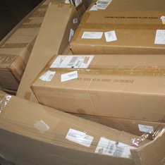 3 Pallets - 420 Pcs - Decorations & Favors, Curtains & Window Coverings, Costumes, Decor - Like New or New Customer Returns - JC Penney