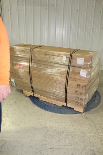 1 Pallets – 9 Pcs – New Kids – New and New Damaged Box – Walmart