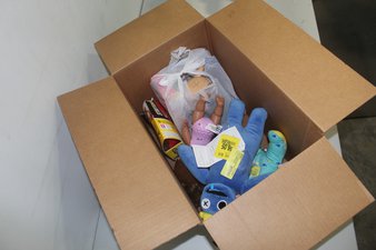 1 Parcel Box – 6 Pcs – Action Figures, Stuffed Animals – OPEN BOX UNTESTED RETURNS – Walmart