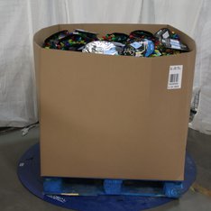 1 Pallets - 344 Pcs - New Decor, Patio & Outdoor Lighting / Decor, Kitchen & Dining, Rugs & Mats - New and New Damaged Box - Walmart