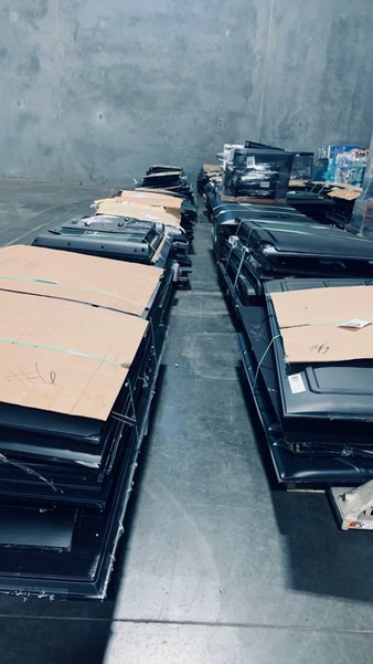 Truckload 18 Pallets – 264 Pcs – LED & LCD – Damaged / Missing Parts / Tested NOT WORKING – Samsung, VIZIO, Onn, LG