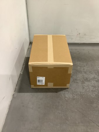 1 Parcel Box – 33 Pcs – Jackets & Outerwear, T-Shirts, Polos, Sweaters – Untested Customer Returns – Columbia, Under Armour, The North Face, Browning – Outdoor Retailer