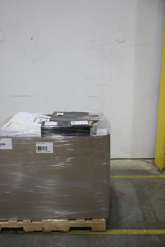 3 Pallets – 1247 Pcs – Other, Cases, Apple iPad, Apple Watch – Untested Customer Returns – Walmart