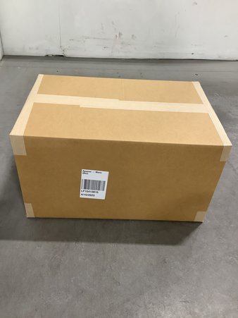 1 Parcel Box – 44 Pcs – Underwear & Socks, T-Shirts, Polos, Sweaters – Untested Customer Returns – Columbia, Darn Tough, Under Armour, Pelagic – Outdoor Retailer