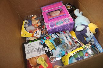 1 Parcel Box – 25 Pcs – Stuffed Animals, Action Figures – OPEN BOX UNTESTED RETURNS – Walmart