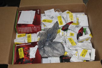 1 Parcel Box – 73 Pcs – In Ear Headphones, Microsoft, Audio Headsets – Untested Customer Returns – Major Retailer