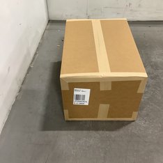 1 Parcel Box - 52 Pcs - Jeans, Pants, Legging & Shorts, T-Shirts, Polos, Sweaters & Cardigans - Untested Customer Returns - Columbia, Under Armour, The North Face, Wrangler - Outdoor Retailer