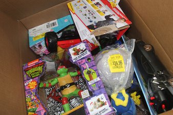 1 Parcel Box – 10 Pcs – Vehicles, Trains & RC, Action Figures – OPEN BOX UNTESTED RETURNS – Walmart