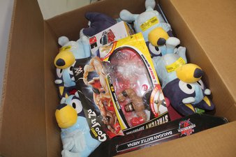 1 Parcel Box – 19 Pcs – Stuffed Animals, Action Figures – OPEN BOX UNTESTED RETURNS – Walmart