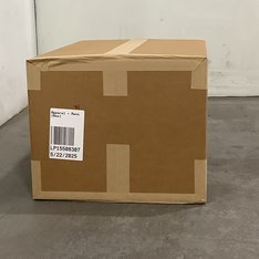 1 Parcel Box - 38 Pcs - T-Shirts, Polos, Sweaters, Jackets & Outerwear - Untested Customer Returns - The North Face, Columbia, Under Armour - Outdoor Retailer