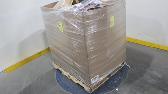 1 Pallets – 124 Pcs – New Womens, Mens, Automotive Accessories, Other – New and New Damaged Box – Walmart