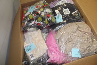 1 Parcel Box – 50 Pcs – Like New and New Apparel – T-Shirts, Polos, Sweaters, Jeans, Pants & Shorts, Underwear, Intimates, Sleepwear & Socks – JC Penney