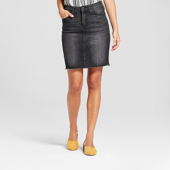 49 Pcs – Universal Thread Women’s Denim Mini Skirt – Black 8 – New – Retail Ready