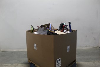 1 Pallet – 16 Pcs – Vacuums – Damaged / Missing Parts / Tested NOT WORKING – Dyson, Shark, Bissell, Hoover