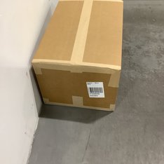 1 Parcel Box - 39 Pcs - T-Shirts, Polos, Sweaters, Jeans, Pants & Shorts - Untested Customer Returns - Columbia, The North Face, Under Armour - Outdoor Retailer