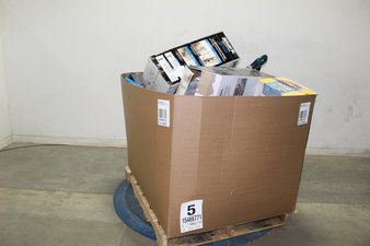 1 Pallet – 21 Pcs – Vacuums – Damaged / Missing Parts / Tested NOT WORKING – Shark, Dyson, Bissell, Crockpot