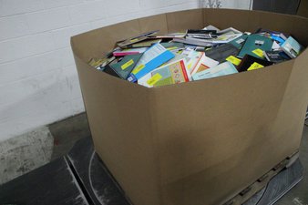 Pallet – 1360 Pcs – Books, Decor, Office Supplies – Customer Returns – Creative Paperbacks, Forgotten Books, Wentworth Press, Booklocker
