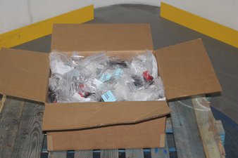 Box – 136 Pcs – Batteries, Tool Accessories – Untested Customer Returns – Milwaukee, Milwaukee Accessory, Builders World Wholesale Distribution, MILWAUKEE ELECTRIC TOOL.