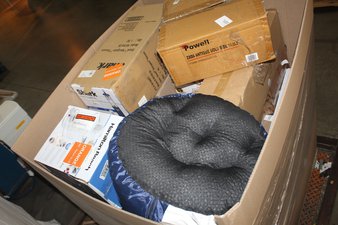 3 Pallets – 130 Pcs – Decorations & Favors, Pillows, Kitchen & Dining, Bedding Sets – Like New or New Customer Returns – JC Penney