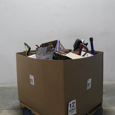 1 Pallet - 16 Pcs - Vacuums - Damaged / Missing Parts / Tested NOT WORKING - Dyson, Shark, Bissell, Hoover