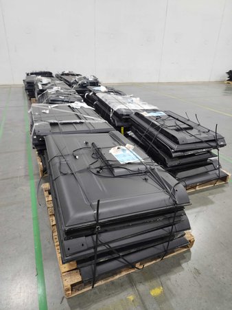 Half Truckload 12 Pallets – 140 Pcs – LED & LCD – Damaged / Missing Parts / Tested NOT WORKING – VIZIO, Samsung, Onn, TCL