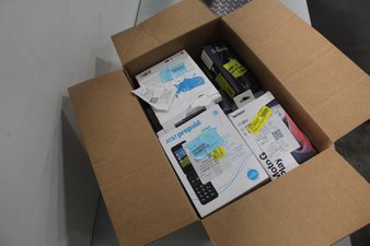 1 Parcel Box Box- 33 Pcs – Other – Customer Returns (Plug and Play Tested) – Motorola, TCL, AT&T, T-Mobile – Walmart