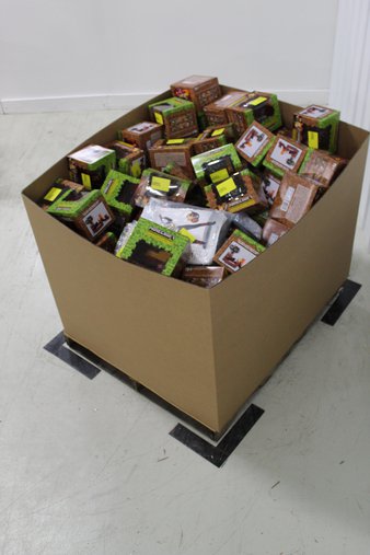 Pallet – 157 Pcs – Action Figures, Dolls – Customer Returns – Minecraft, Funko, Mattel, ALEX Toys