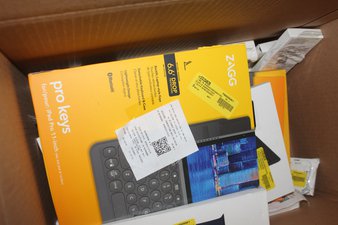 Box – 31 Pcs – Other, Apple iPad – Untested Customer Returns – Apple, Zagg