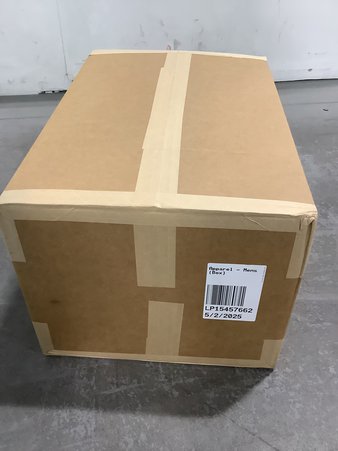 1 Parcel Box – 27 Pcs – Jeans, Pants & Shorts, T-Shirts, Polos, Sweaters – Untested Customer Returns – Under Armour, Columbia, Dickies – Outdoor Retailer